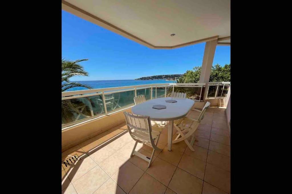 Appartement Bord De Mer Avec Garage Menton Bagian luar foto