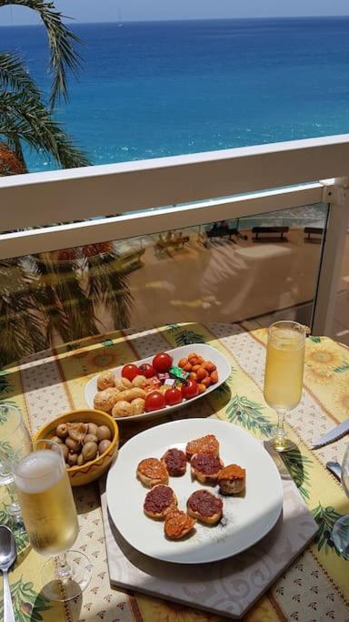 Appartement Bord De Mer Avec Garage Menton Bagian luar foto